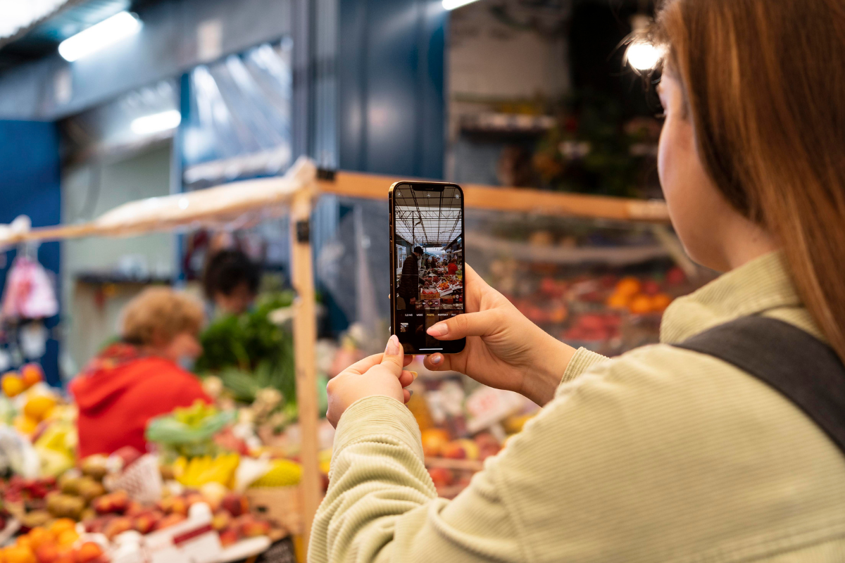 Ir de compras y cobrar por tu opinión: así puedes convertirte en cliente misterioso en España